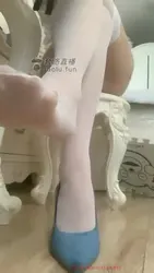 第一视角白丝脚 来拜拜吧