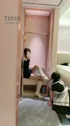 母畜坐脸 白靴脚底下的清洁器