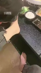 奴伺候用膳 舔香脚赏香痰