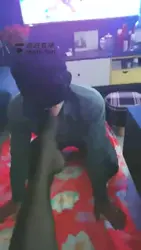 大老远跑来只为闻舔臭脚和口交