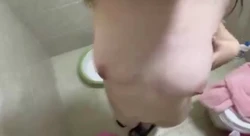 洗澡的时候更好欣赏自己的身材