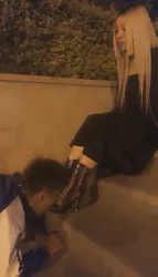 户外调教学生狗