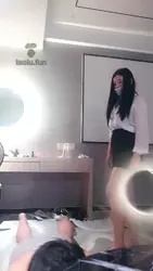 高清 贱货来接赏赐
