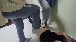 珂珂女m 带男朋友看我是怎么被主子和她闺蜜全体重踩踏的