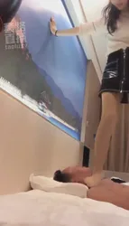 全体重暴力踩头 窒息 口水 深喉