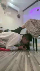人赃并获 抓偷内内贼 胯下羞辱