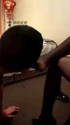 双女王调教花臂男 SP钻胯 圣水
