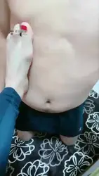 舌头滋润小脚丫