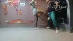 未知女主 六人轮流踢裆 黑丝闷脸窒息
