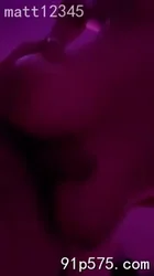 巨乳御姐女朋友帮我乳交好舒服