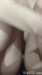 露脸内射刚离婚的少妇