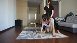 皮裤调教骑坐女马奴 掐脖子窒息