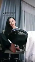 漂亮的小羊 水友初次调教 耳光 口水 鞭打