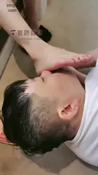 美甲店里教育公司的高管