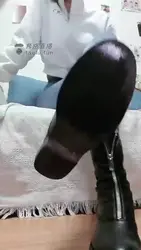 第一视角 折磨家犬 皮靴 白袜 牛仔裤恋臀