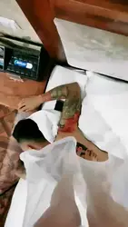 直播间虐狗踢裆脚耳光