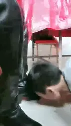 长靴喂狗吃饭 脚喂食 口水 耳光