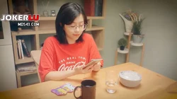 SWIC-0001充滿色氣的女友九安在沙發獻上冰火口交服務