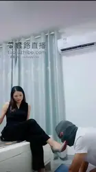 清理高跟鞋 舔脚 踩踏 深喉 踢裆