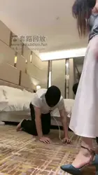 妈妈出差回家 喂两儿子 极致羞辱