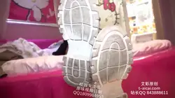 Baby POV舔脏鞋闻臭短丝