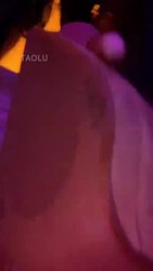 不知名美女 第一视角 红绿灯控精 被主人超细高跟踩奶头 用Jb擦脏鞋底