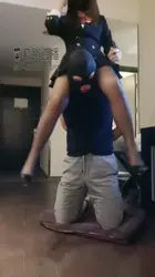 贱狗想帮主人 反被修理