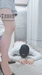 贱狗的Jb被主人绑住 恋足 踩踏