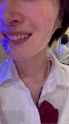 把精液抹到脸上当面膜 骚不需要过多地描述了