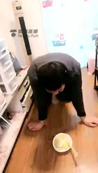 家奴老狗吃饭了 主人赏赐的黄金
