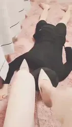 主人强迫废物狗舔脚 深喉