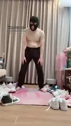 马丁鞋 重度踢裆 牛仔裤坐脸