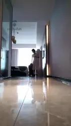 学生主小皮鞋白棉袜玩狗狗咯