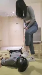 跟主人的运动鞋融为一体吧