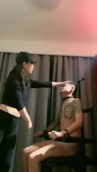 花样鞭打虐乳 小贱货内心煎熬 耳光舔脚不停