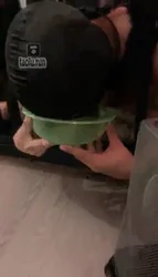踢爆你罚跪的骚货贱货