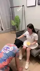 依艺 清理鞋底 耳光 口水 圣水 舔脚