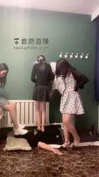 五个小妹妹 组团来踩踏