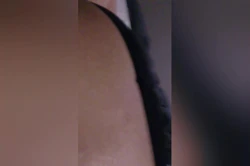 大奶骚货留学生被约出来撕烂丝袜强上