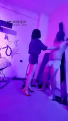 霸气吊起来鞭打