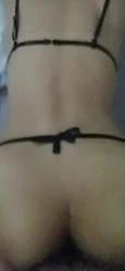 穿上情趣内衣的女友