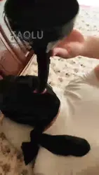青蛙哥 熟女妈妈强灌圣水 鞭打踩踏 喝进去还要再踩吐