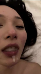 “你的精液好多啊”少妇吞精 吃起精液来一点都不含糊