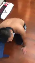 高清 铁笼圣水耳光踩踏滴蜡