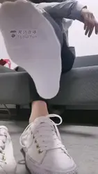 女厕玩同学 上集 榨精 剧情