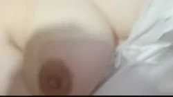 巨乳反差已婚母狗背着老公带情人来家里偷情内射