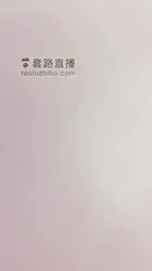 鞋堆里的幸福狗