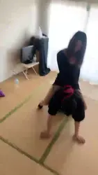 给日本美女美織当马