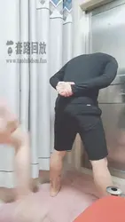 花样玩狗 狂踢裆 狂踹裆