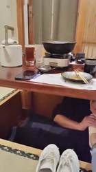 日料店里贱货熊二伺候吃饭